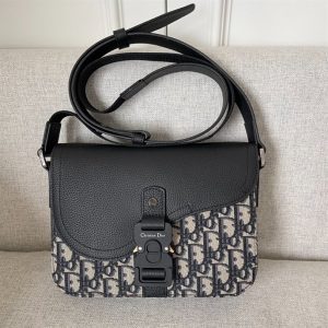  Dior Saddle Pouch With Strap - DM15