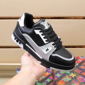 Louis Vuitton Trainer Sneakers - LS02