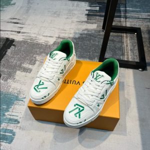 Louis Vuitton Trainer Sneakers - LS04