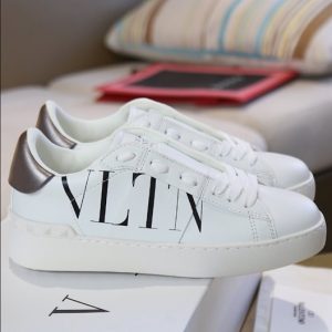 Valentino Garavani Open Sneaker in Calfskin Leather With VLTN Logo Print - VS08