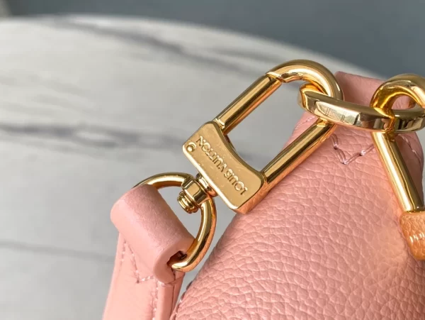 Louis Vuitton Bagatelle Mini Hobo Handbag - LH26