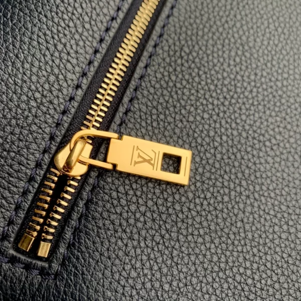 Louis Vuitton MyLockMe Chain Bag - LC17