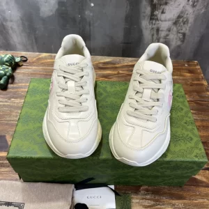 Gucci Rhyton Sneakers In Ivory - CS19