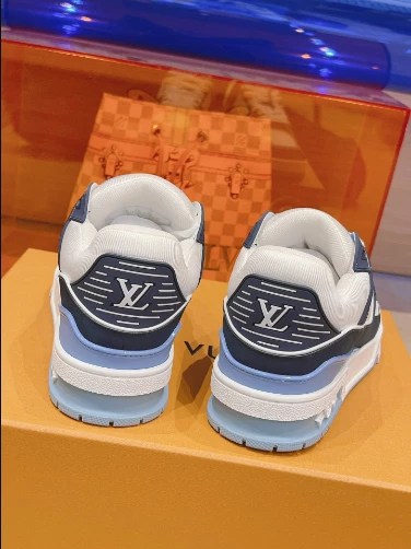 Louis Vuitton Trainer Sneaker - LS57