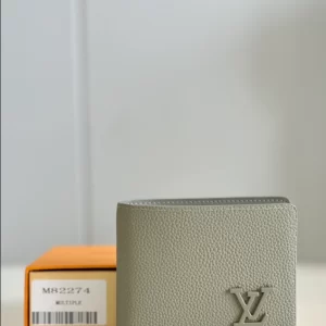 Louis Vuitton Multiple Wallet - LW06