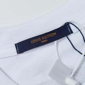 Louis Vuitton T-shirt - LT28