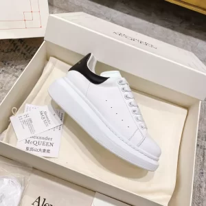 Alexander McQueen Oversized Leather Sneaker - AS06