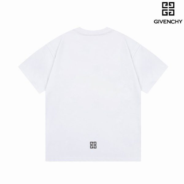 Givenchy Boxy fit t-shirt in cotton with reflective artwork - CT03
