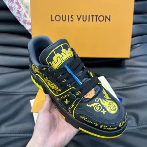 Louis Vuitton Trainer Sneaker - LS120